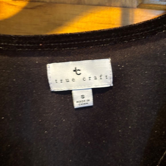 True Craft Long Sleeve Velvet Surplice Top in Black Small - Picture 4 of 5